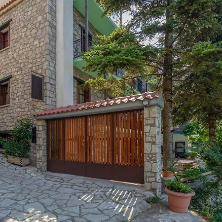 Alexandra Eptálofos